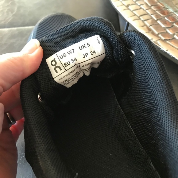 ON CLOUD WOMEN ALL BLACK RUNNING SHOES - Picture 9 of 11